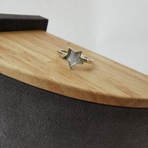 Plain-star-ring