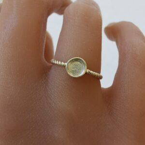 Single-Twist-Ring